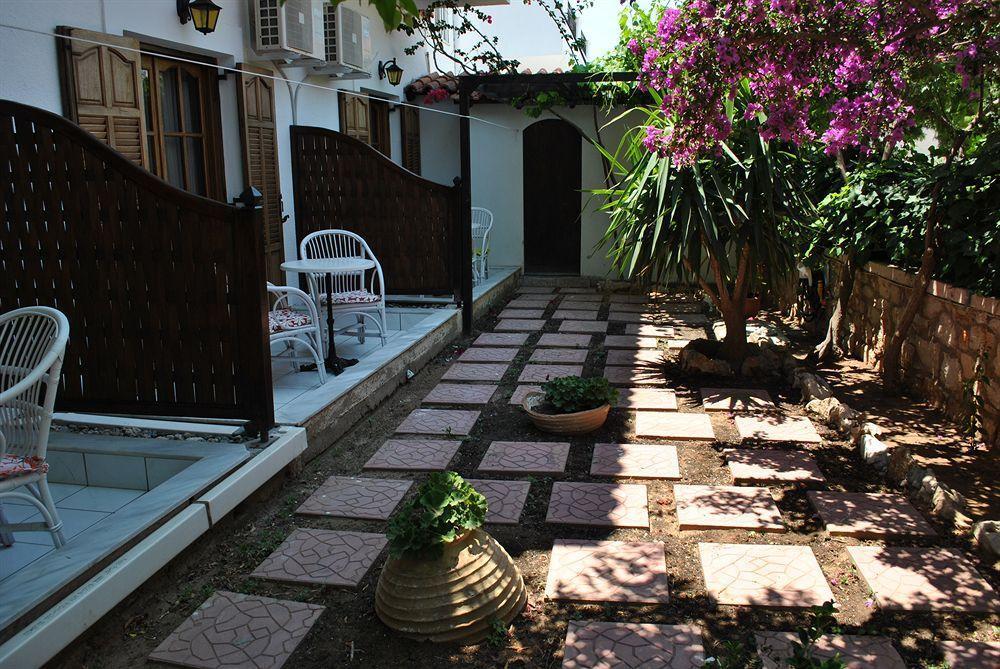 Pallas Pension Elafonissos Buitenkant foto