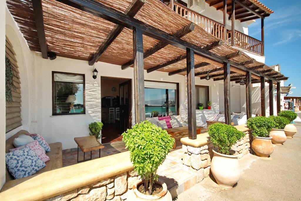 Pallas Pension Elafonissos Buitenkant foto