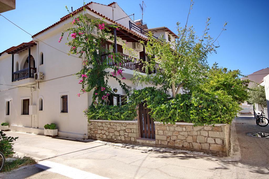 Pallas Pension Elafonissos Buitenkant foto